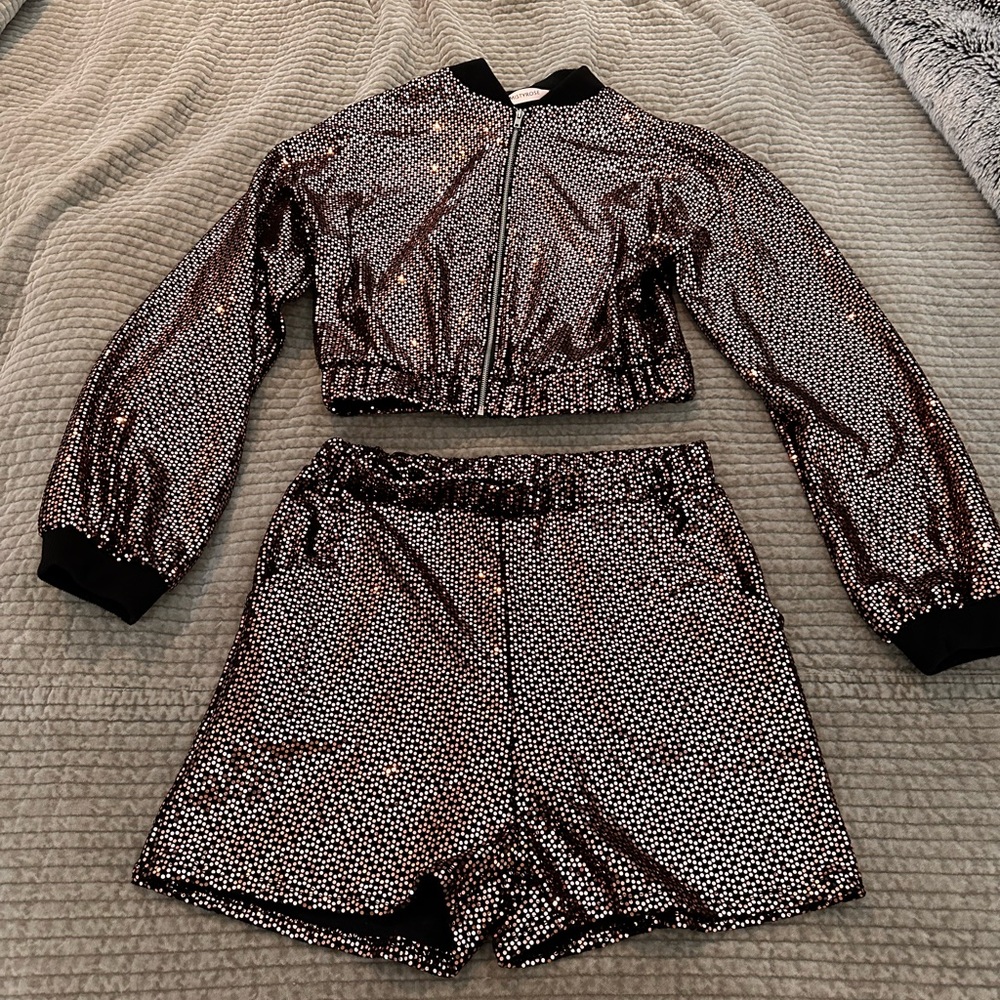 2 piece sequins pinkish color with black undertones